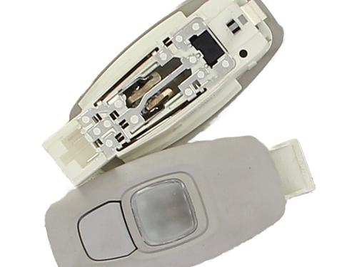 interior-roof-light-renault-megane-iv-hatchback-b9amn_-2015-32400088 main image