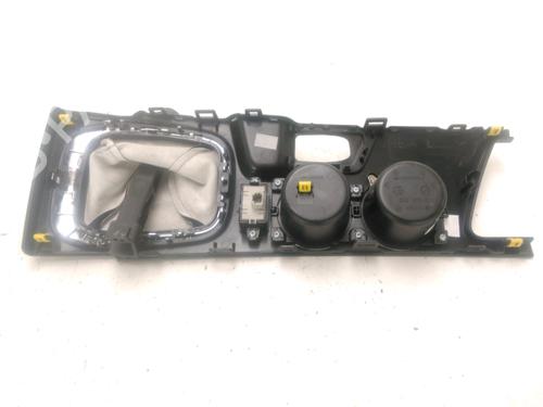 Mittelkonsole RENAULT MEGANE IV Hatchback (B9A/M/N_) 1.5 dCi 110 (B9A3) | BP28310040I22 