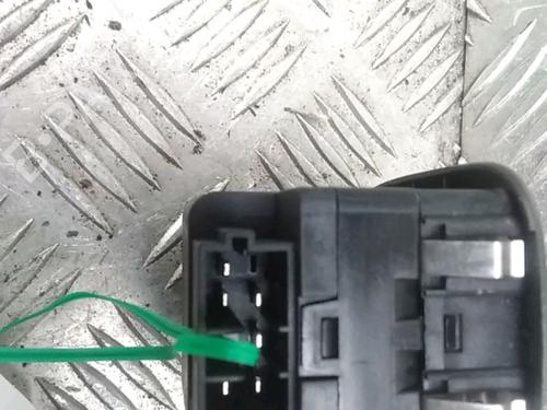 Used Left front window switch PEUGEOT 306 Hatchback (7A, 7C, N3, N5) 1.9 D (69 hp) 13404171
