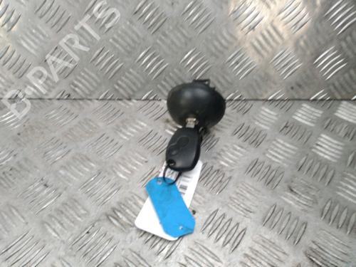 Used Fuel flap DACIA SANDERO 1.4 MPI LPG (72 hp) 13512893