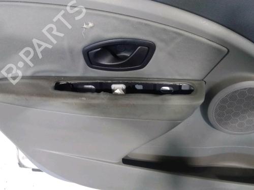 Used Left front door RENAULT MEGANE III Hatchback (BZ0/1_, B3_) 1.6 16V Hi-Flex (BZ03) (110 hp) 28082492