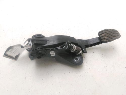 Clutch pedal RENAULT CLIO V (B7_) 1.5 Blue dCi 100 (B7AD) | BP29046672I13 