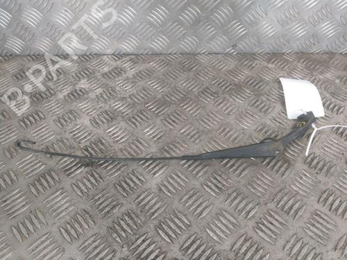 Used Front windshield wiper arm Front windshield wiper arm 18125381 18125381