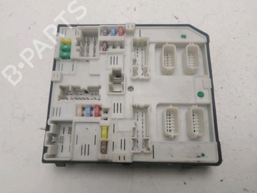 Used Fuse box Fuse box 22535763 22535763