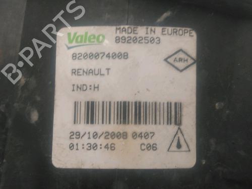 right-front-fog-light-renault-megane-iii-hatchback-bz01_-b3_-2008-24919645 main image