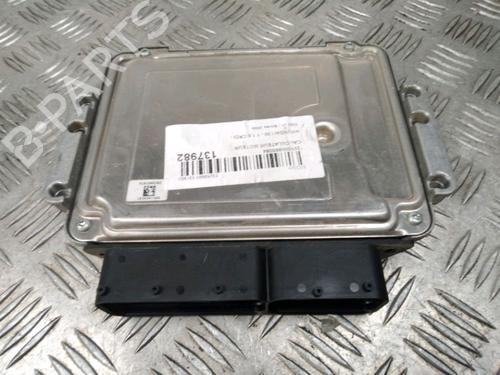 Used Engine control unit (ECU) HYUNDAI i30 (FD) 1.6 CRDi (90 hp) 13077951