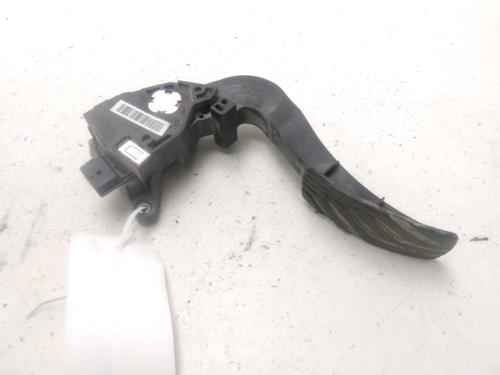 pedal-renault-megane-iv-hatchback-b9amn_-2015-28712550 main image