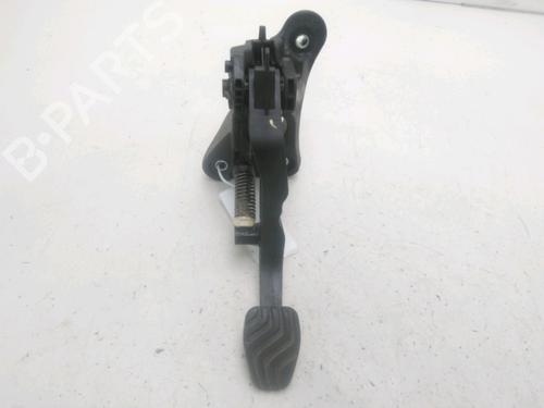 Used Clutch pedal DACIA DUSTER (HM_) 1.3 TCe 130 4x4 (HMMF) (131 hp) 29442505