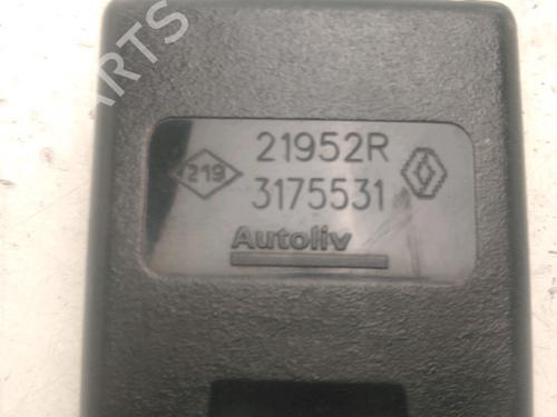 Used Seat buckle RENAULT SCÉNIC III (JZ0/1_) 1.5 dCi (110 hp) 28331126
