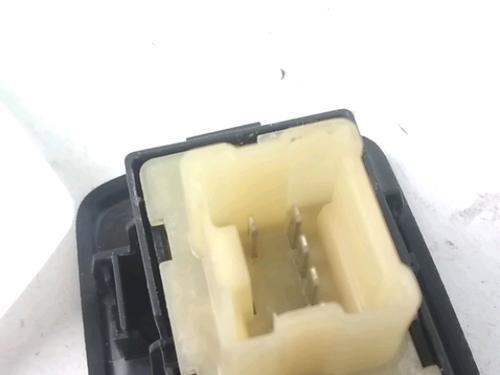 Used Switch Switch RENAULT KANGOO Express (FW0/1_) 1.5 dCi 75 (FW07, FW10, FW04) (75 hp) 33680206 33680206