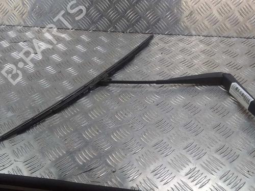 Used Front windshield wiper arm FIAT PUNTO (188_) 1.3 JTD 16V (70 hp) 17470310
