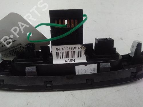Used Warning switch Warning switch HYUNDAI ix35 (LM, EL, ELH) 1.7 CRDi (116 hp) 15750655 15750655