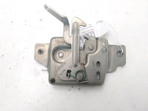 Used Hood lock RENAULT CLIO III (BR0/1, CR0/1) 1.5 dCi (BR17, CR17) (86 hp) 19412303