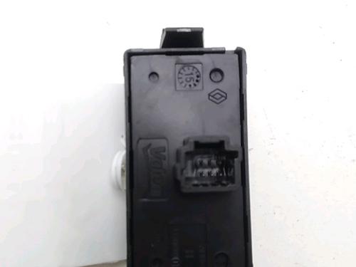 Used Warning switch RENAULT MEGANE III Hatchback (BZ0/1_, B3_) 1.6 dCi (BZ00, BZ12, BZ13) (130 hp) 18477964