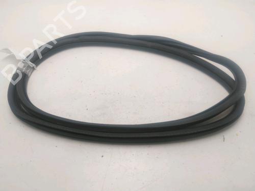 Used Rubber door seal PEUGEOT 3008 II SUV (MC_, MR_, MJ_, M4_) 1.5 BlueHDi 130 (131 hp) 25480525