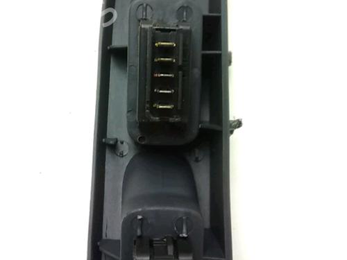 Used Left front window switch RENAULT CLIO II (BB_, CB_) 1.4 (B/CB0C, B/CB0S) (75 hp) 17553041