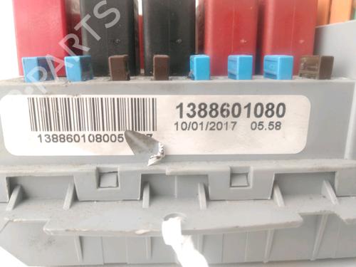 Used Fuse box Fuse box 38226857 38226857