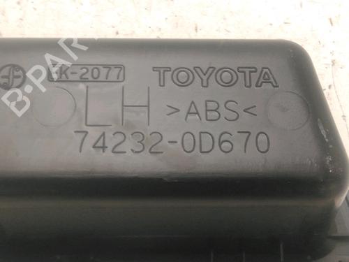 Used Left front window switch TOYOTA YARIS (_P13_) 1.3 (NSP130_, NSP130) (99 hp) 28445890