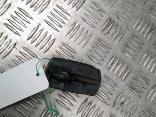 Used Left front window switch Left front window switch OPEL CORSA D (S07) 1.3 CDTI (L08, L68) (75 hp) 13081822 13081822