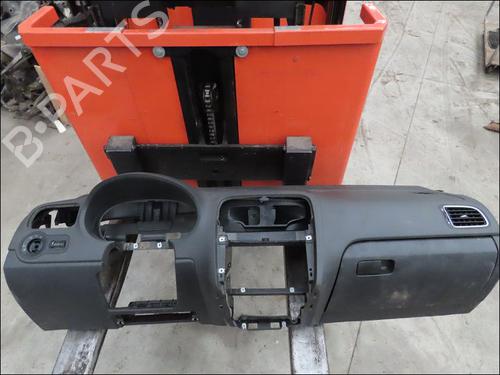 Instrumentbord VW POLO V (6R1, 6C1) 1.2 TSI (105 hp) 16298746