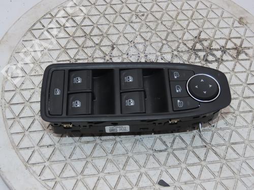 Used Left front window switch RENAULT CLIO V (B7_) 1.0 TCe 90 (B7MT) (91 hp) 29414544