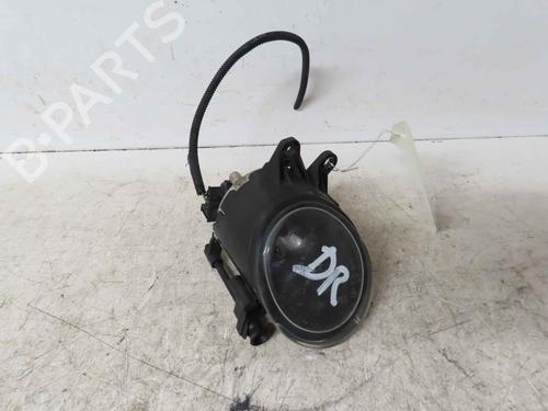 Used Right front fog light Right front fog light 37045136 37045136