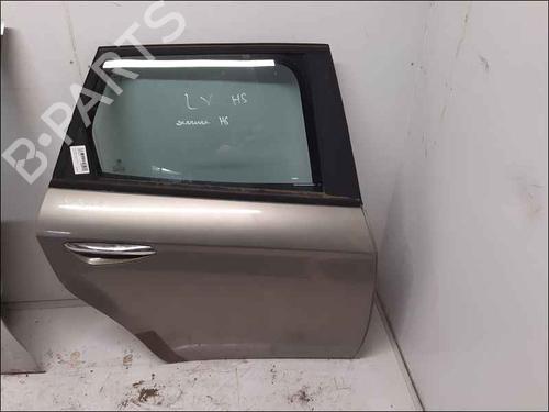 Used Right rear door Right rear door 37042318 37042318