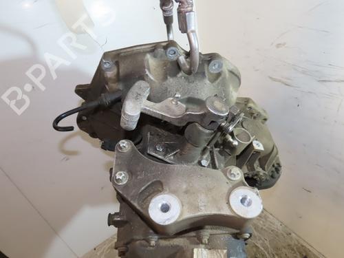 manual-gearbox-opel-corsa-e-x15-14-08-68-24586217-2014-20652931 main image