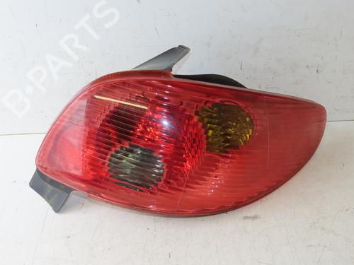 Used Right taillight PEUGEOT 206 Hatchback (2A/C) 1.1 i (60 hp) 29154030