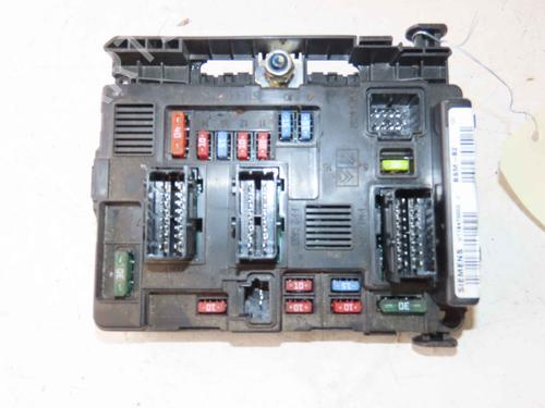 Used Fuse box Fuse box 37059917 37059917