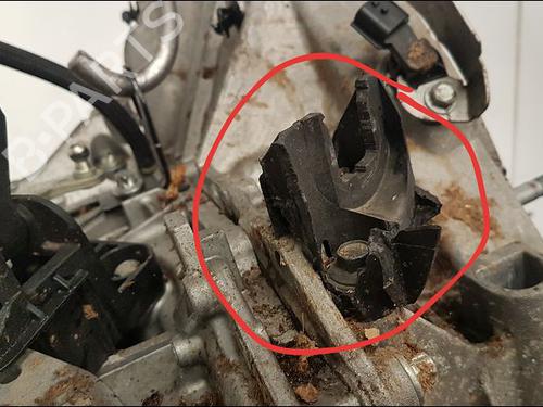 Used Gearbox DACIA LOGAN MCV II TCe 90 (K8M1, K8MA, K8AC) (90 hp) 15903379