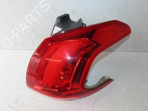 Used Right taillight Right taillight PEUGEOT 2008 I (CU_) 1.2 THP 110 / PureTech 110 (110 hp) 33135305 33135305