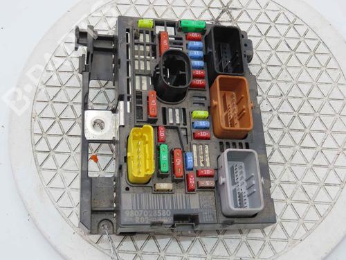 Used Fuse box Fuse box 37051799 37051799