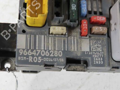 Fuse box CITROËN C4 I (LC_) 1.6 HDi | BP37051033E1 - Image 2