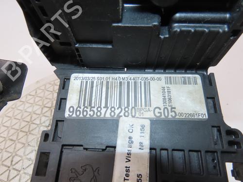 Used Fuse box Fuse box CITROËN C4 II (NC_) 1.6 HDi 90 (92 hp) 33133211 33133211