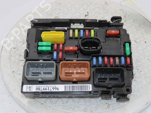 Used Fuse box Fuse box 37053043 37053043