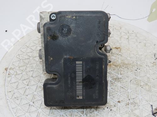 Used ABS pump RENAULT TWINGO II (CN0_) 1.5 dCi (CN0E) (64 hp) 23086263