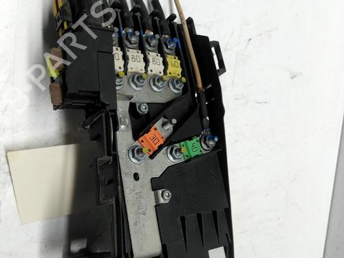 Used Fuse box Fuse box 39418731 39418731