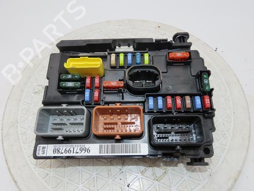 Fuse box CITROËN C3 II (SC_) 1.6 HDi 90 | BP24821645E1 