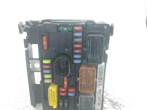 Used Fuse box Fuse box 37276184 37276184