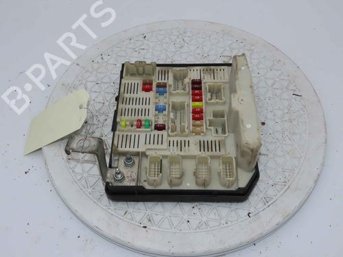 Used Fuse box Fuse box 37049667 37049667