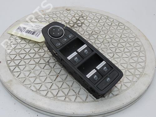 Used Left front window switch RENAULT CLIO V (B7_) 1.0 TCe 90 (B7MT) (91 hp) 29153659