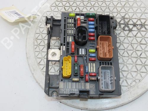 Used Fuse box PEUGEOT 5008 (0U_, 0E_) 1.6 HDi (112 hp) 31348628