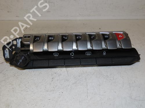 Used Warning switch PEUGEOT 3008 II SUV (MC_, MR_, MJ_, M4_) 1.5 BlueHDi 130 (131 hp) 29132685