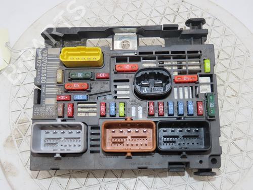 Used Fuse box PEUGEOT 5008 (0U_, 0E_) 1.6 BlueHDi 120 (120 hp) 26195509