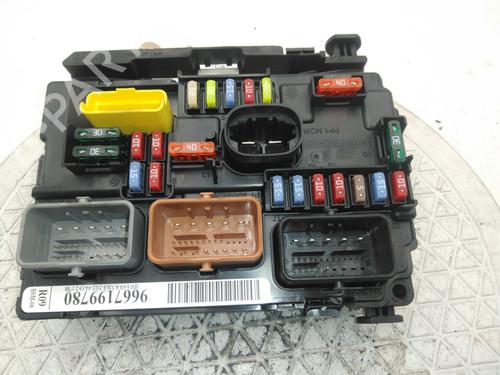 Fuse box CITROËN C3 II (SC_) 1.4 HDi 70 (SC8HZC, SC8HR0, SC8HP4) | BP37479885E1 - Image 2