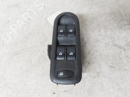 Used Left front window switch RENAULT MEGANE II (BM0/1_, CM0/1_) 1.5 dCi (BM02, BM13, BM2A, CM02, CM13) (101 hp) 18896550