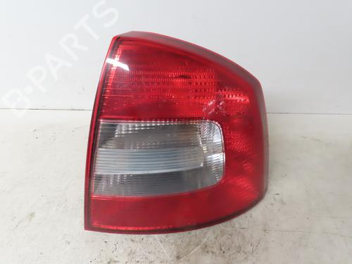 Used Right taillight SKODA OCTAVIA II (1Z3) 2.0 TDI (136 hp) 18601784