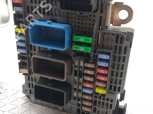 Used Fuse box Fuse box 38570438 38570438