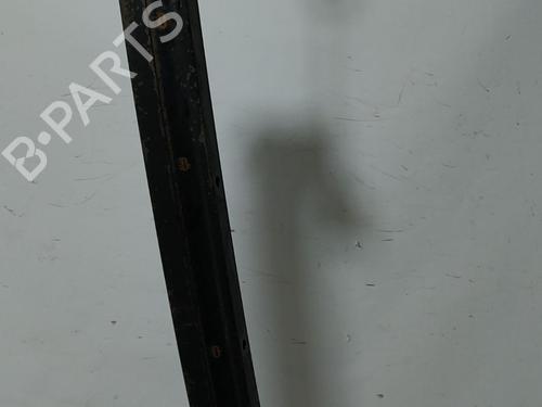 Used Front bumper reinforcement Front bumper reinforcement 39060972 39060972